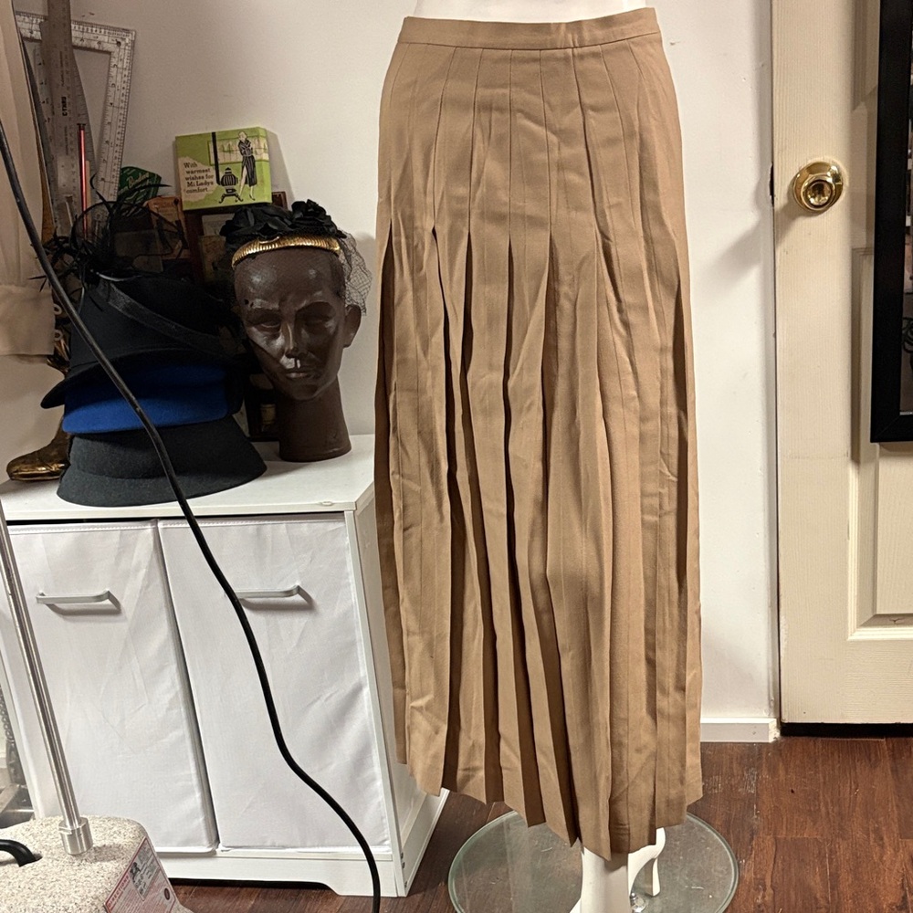 Talbots 90s  Tan Wool Pleated Skirt